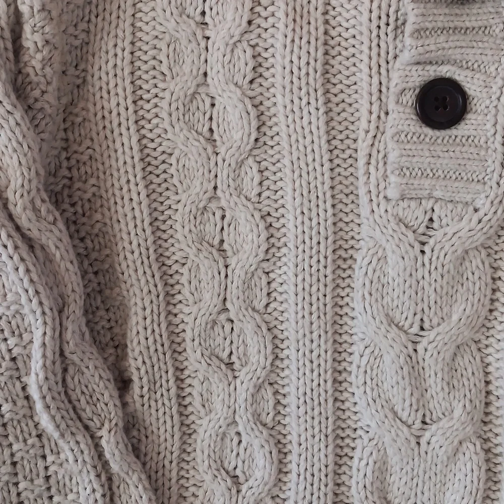 Gap cable knit sweater
